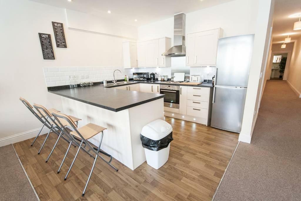 The Broadmead Forest - Spacious City Centre 3Bdr Apartment Bristol Buitenkant foto